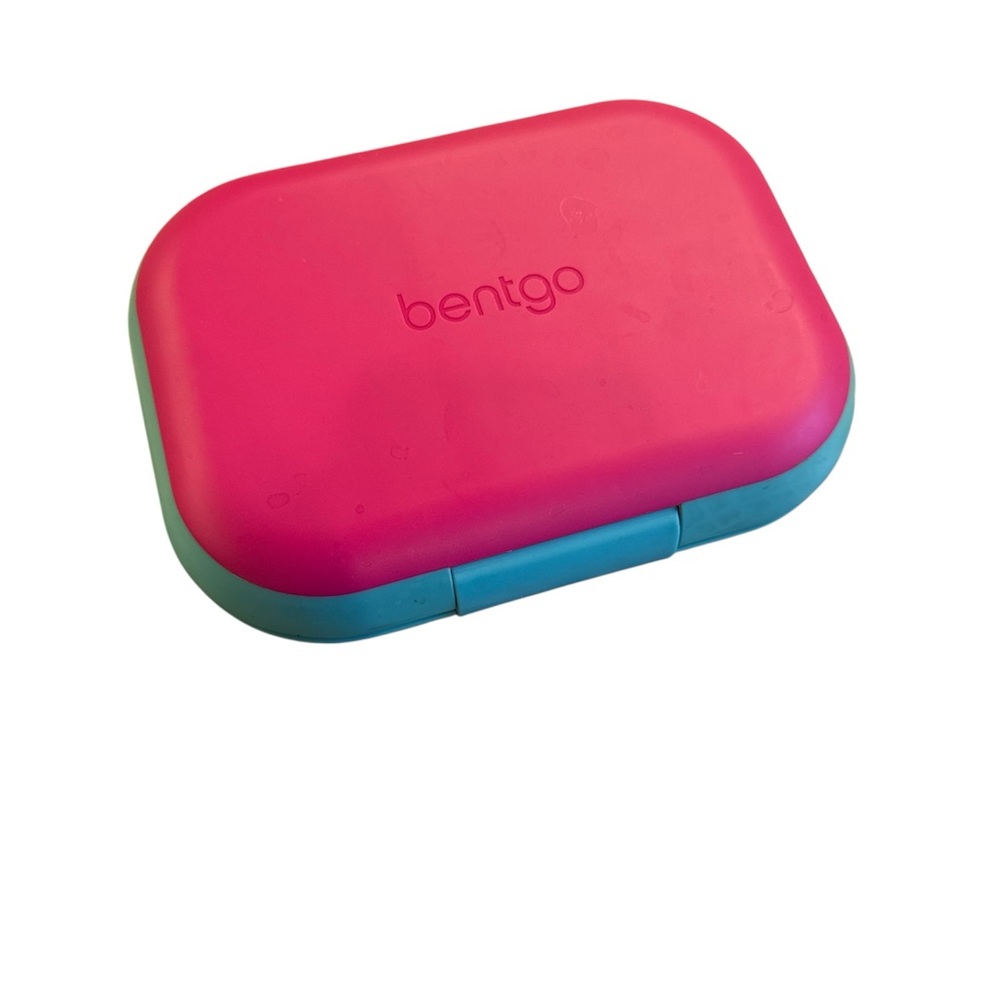 Bentgo Pink and Blue Lunch Box with freeze pack!